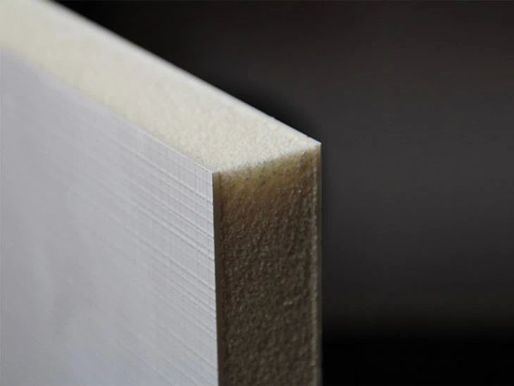 Panneau de mousse thermoplastique de haute résistance